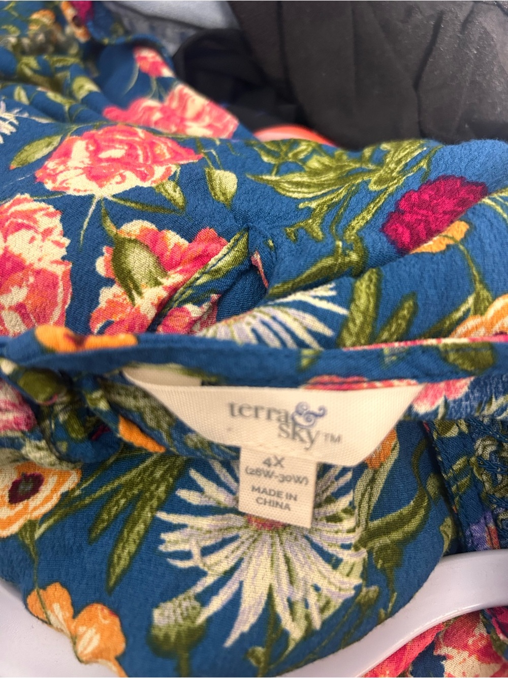 Terra & Sky Floral smocked peasant top size 3x - Picture 6 of 8